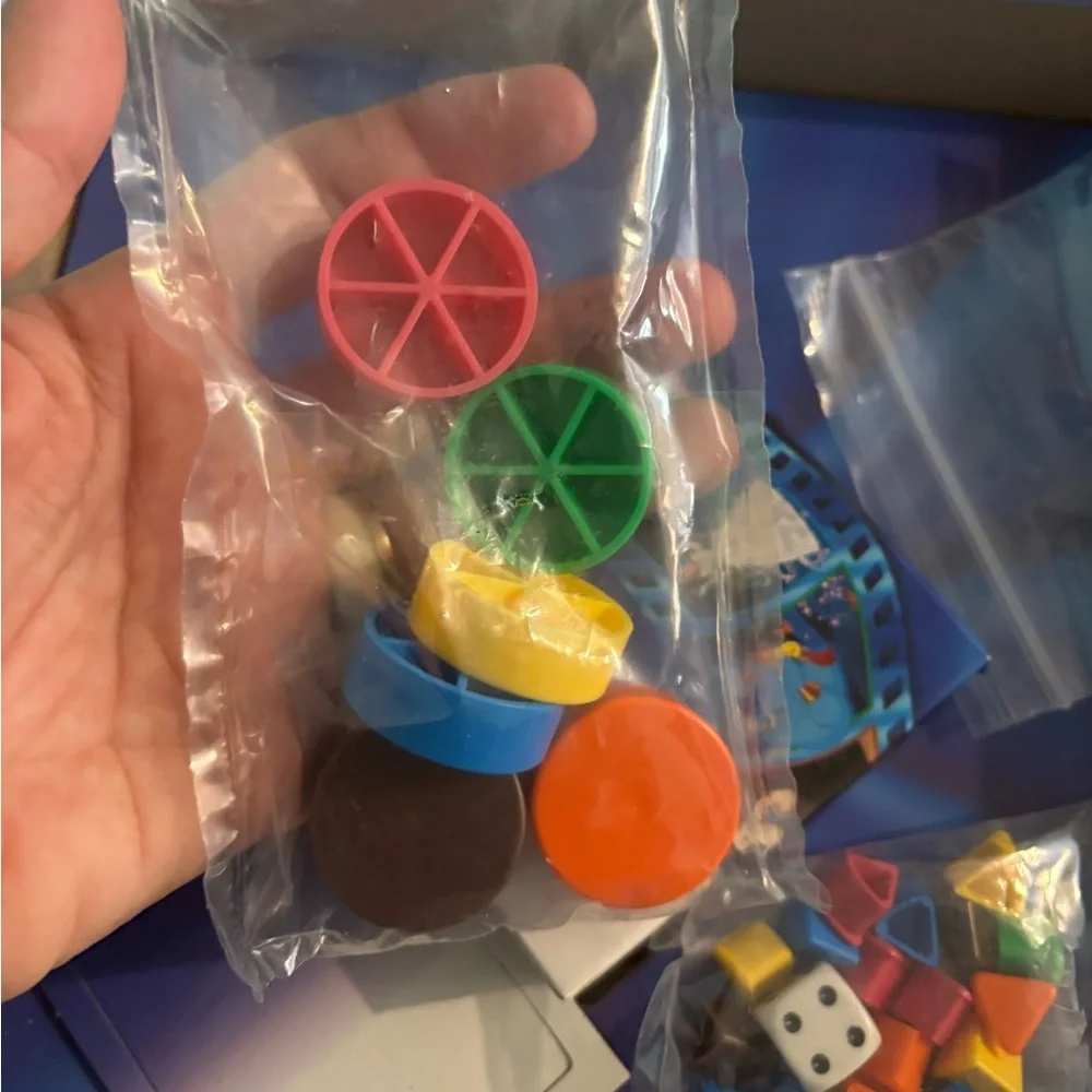 Vintage Disney Trivial Pursuit Pieces Factory Sealed Wear‎ on Box Corners 2002